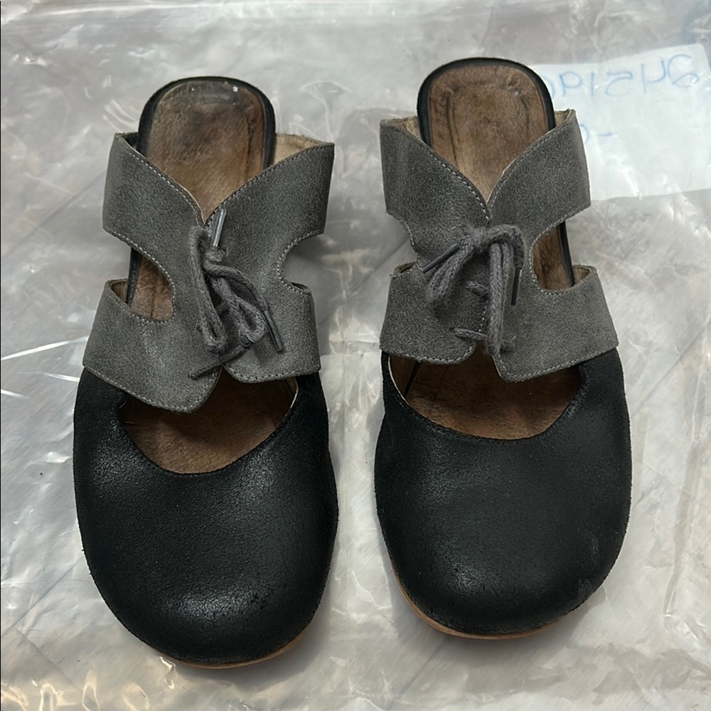 Stylish Black and Gray Women's round toe tie front mules size 8.5
